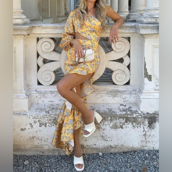 Aiyana One Shoulder Summer Floral Maxi Dress In Yellow - Picture 8 of 8